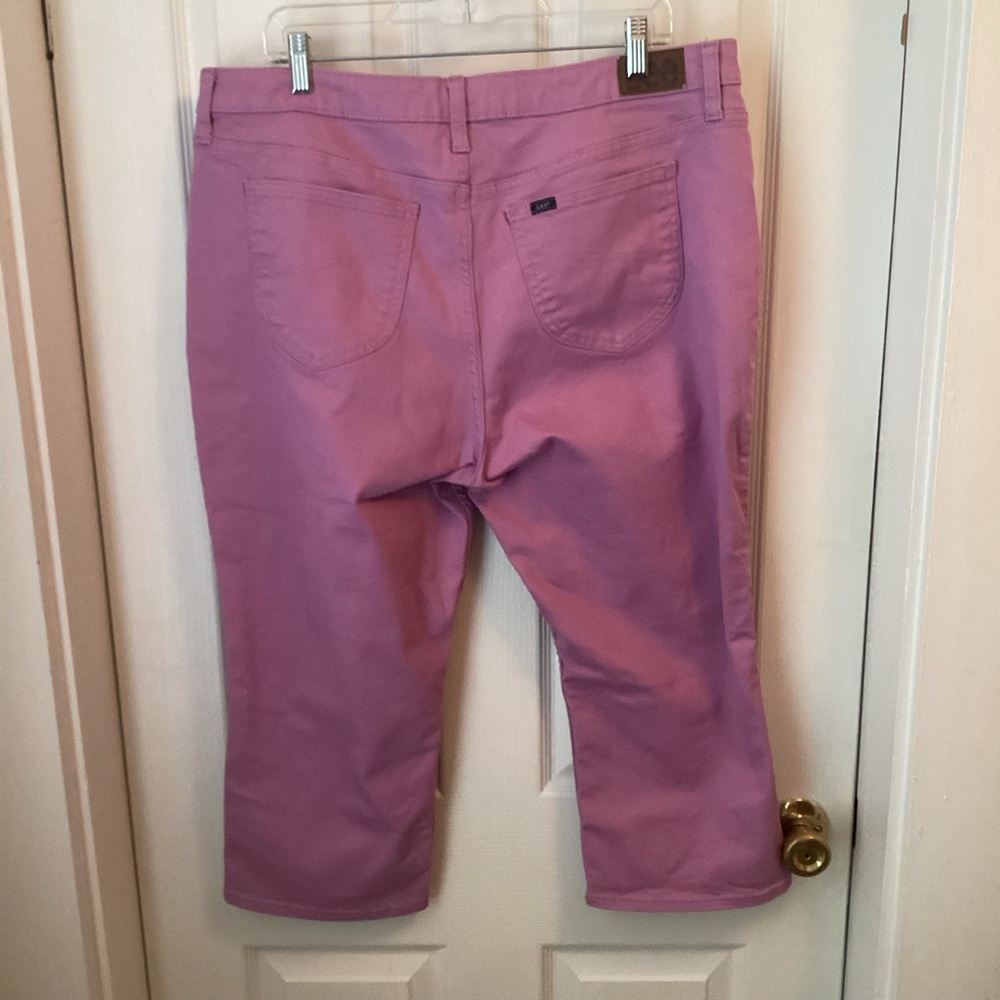LEE: lavender or light purple colored crop jeans size 20 - Picture 3 of 8